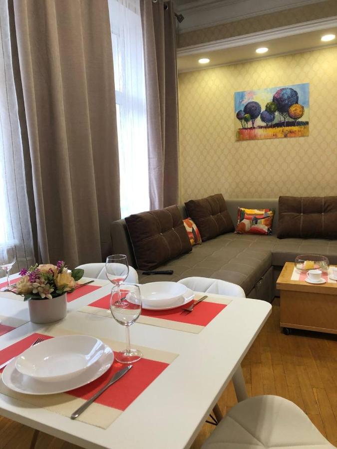 Demar Apart Herzena Lviv Luaran gambar