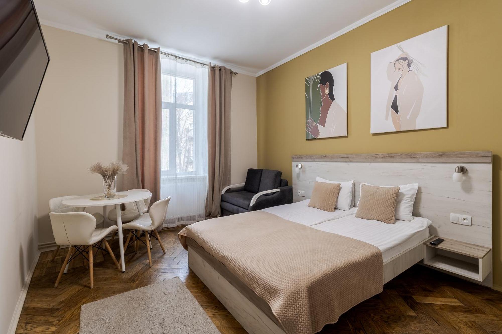 Demar Apart Herzena Lviv Luaran gambar