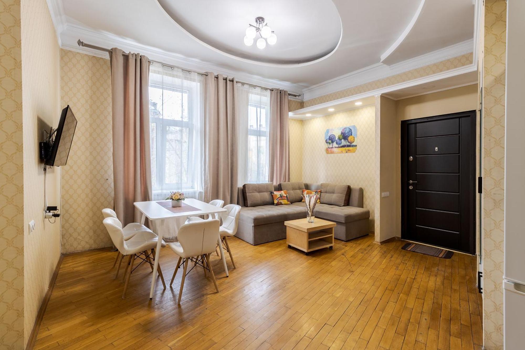 Demar Apart Herzena Lviv Luaran gambar